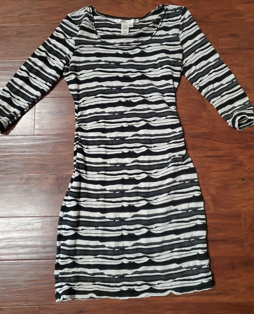 StudioM Black & White Fitted Knit Dress Medium
